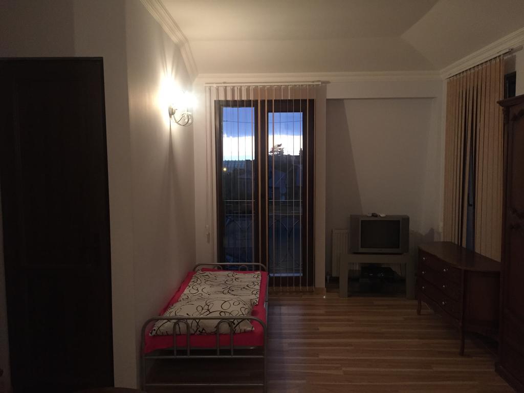 Lasha Guest House Махинари Екстериор снимка